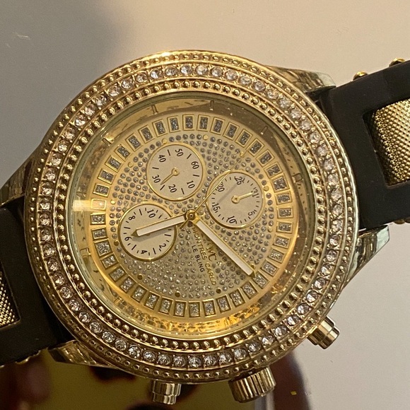 Watch - Picture 2 of 7